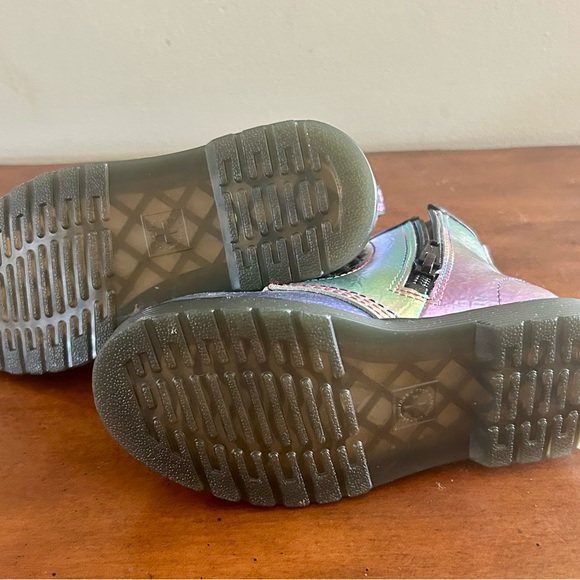 Dr. Marten’s Iridescent Kids Boots - Picture 4 of 8